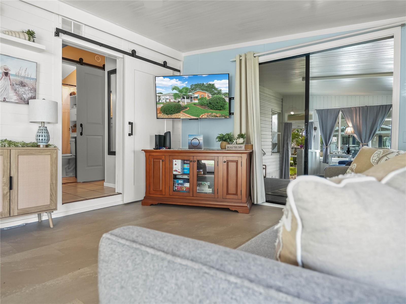 SADDLEBAG LAKE - Residential