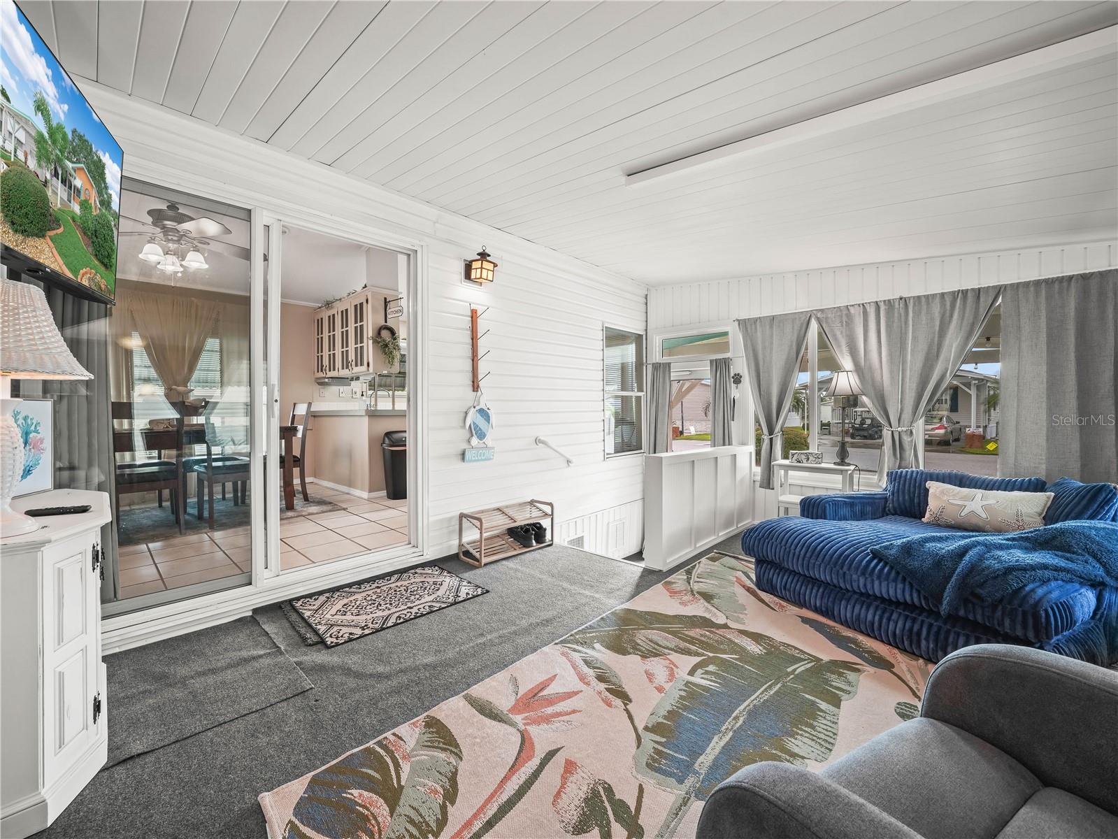 SADDLEBAG LAKE - Residential