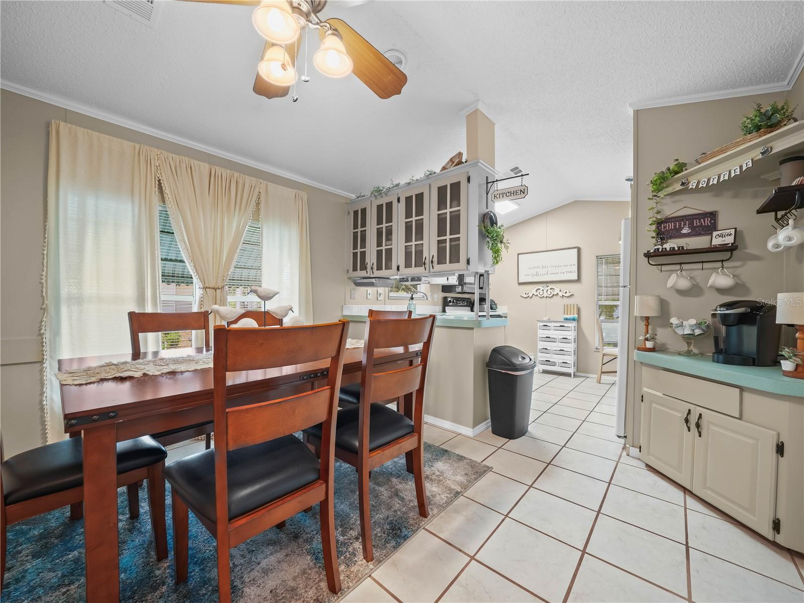 SADDLEBAG LAKE - Residential