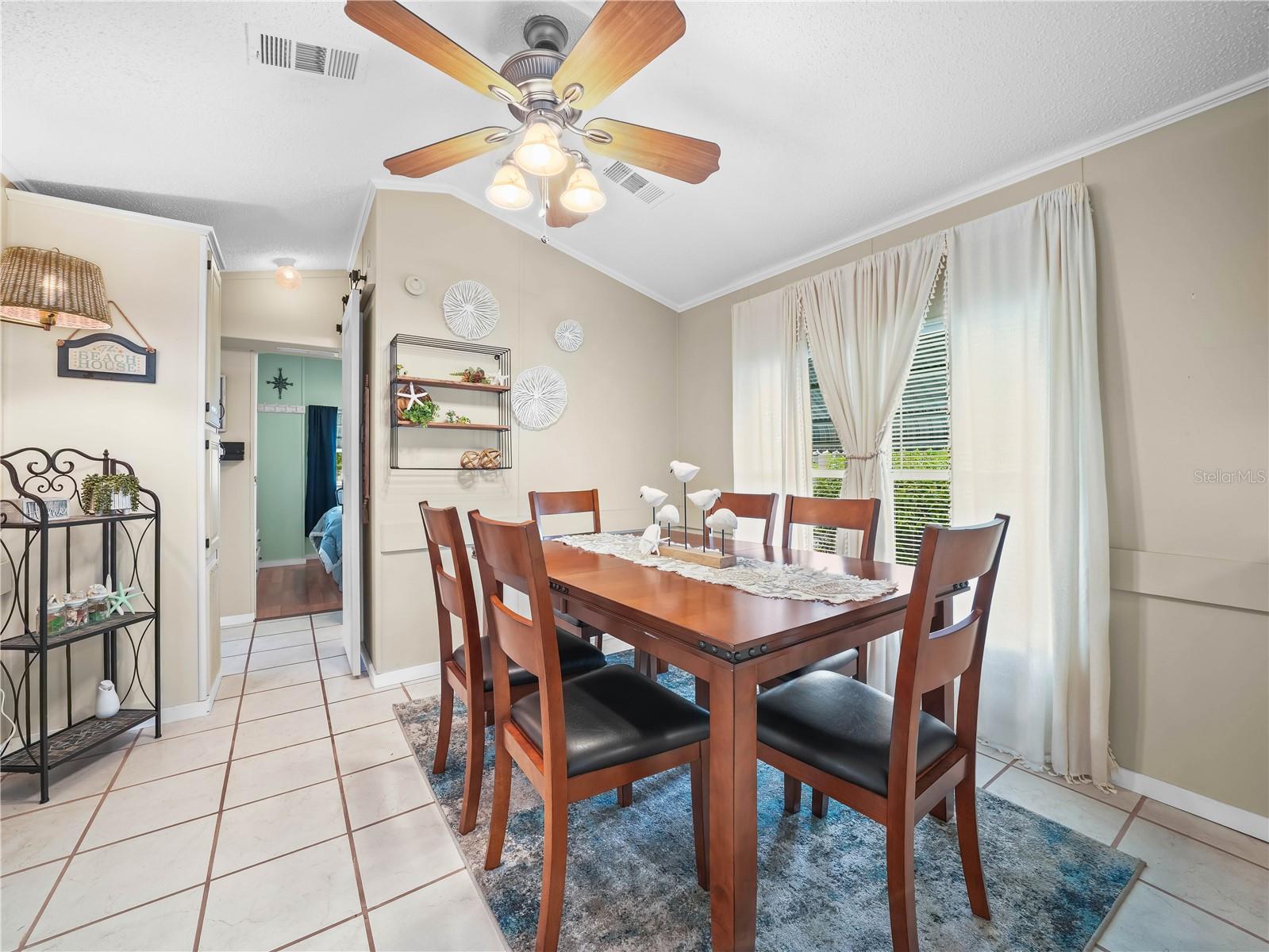 SADDLEBAG LAKE - Residential