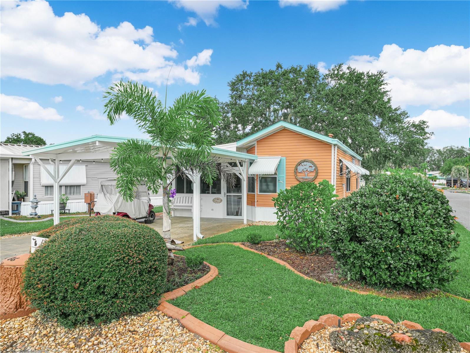 SADDLEBAG LAKE - Residential