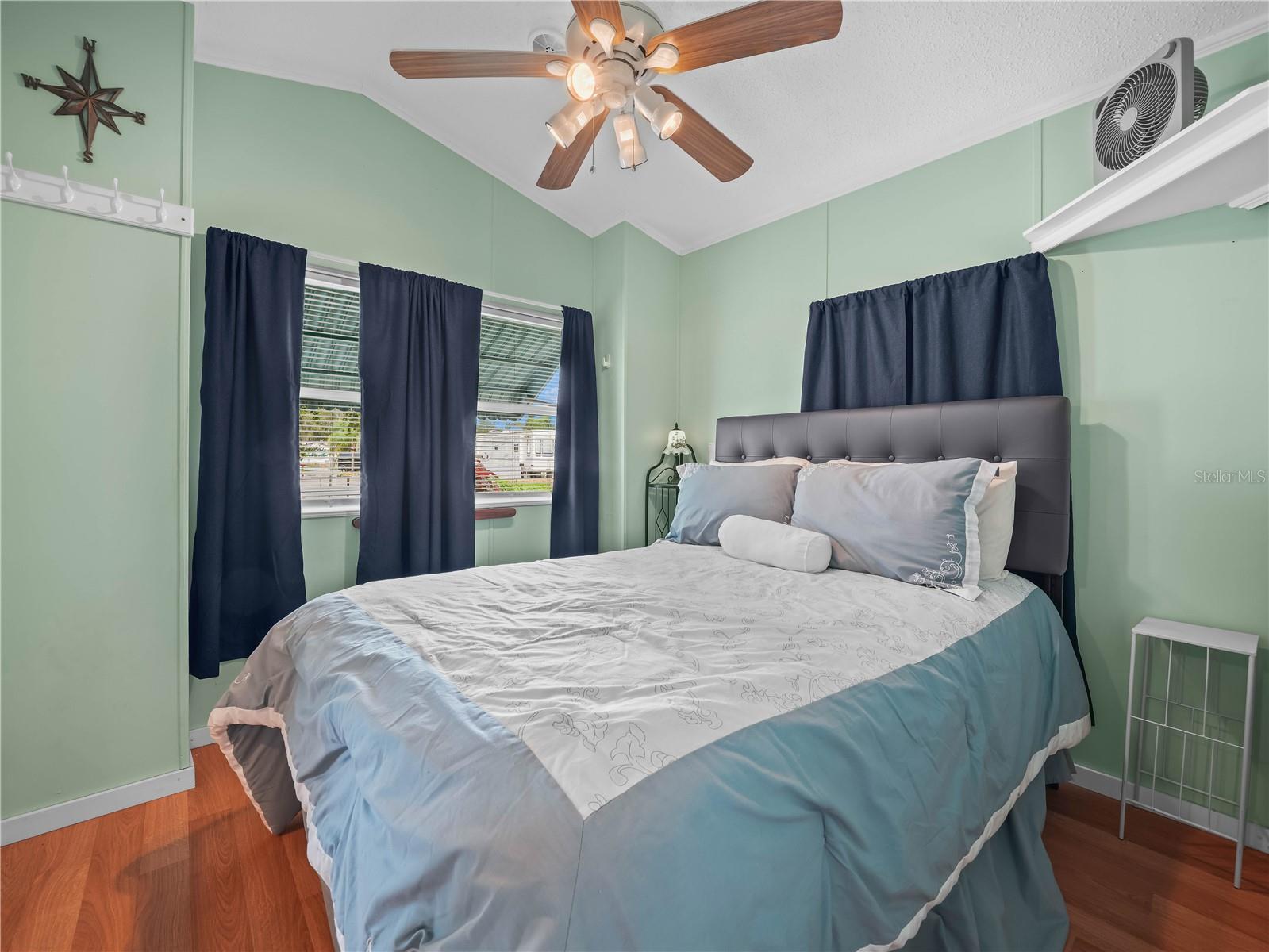 SADDLEBAG LAKE - Residential