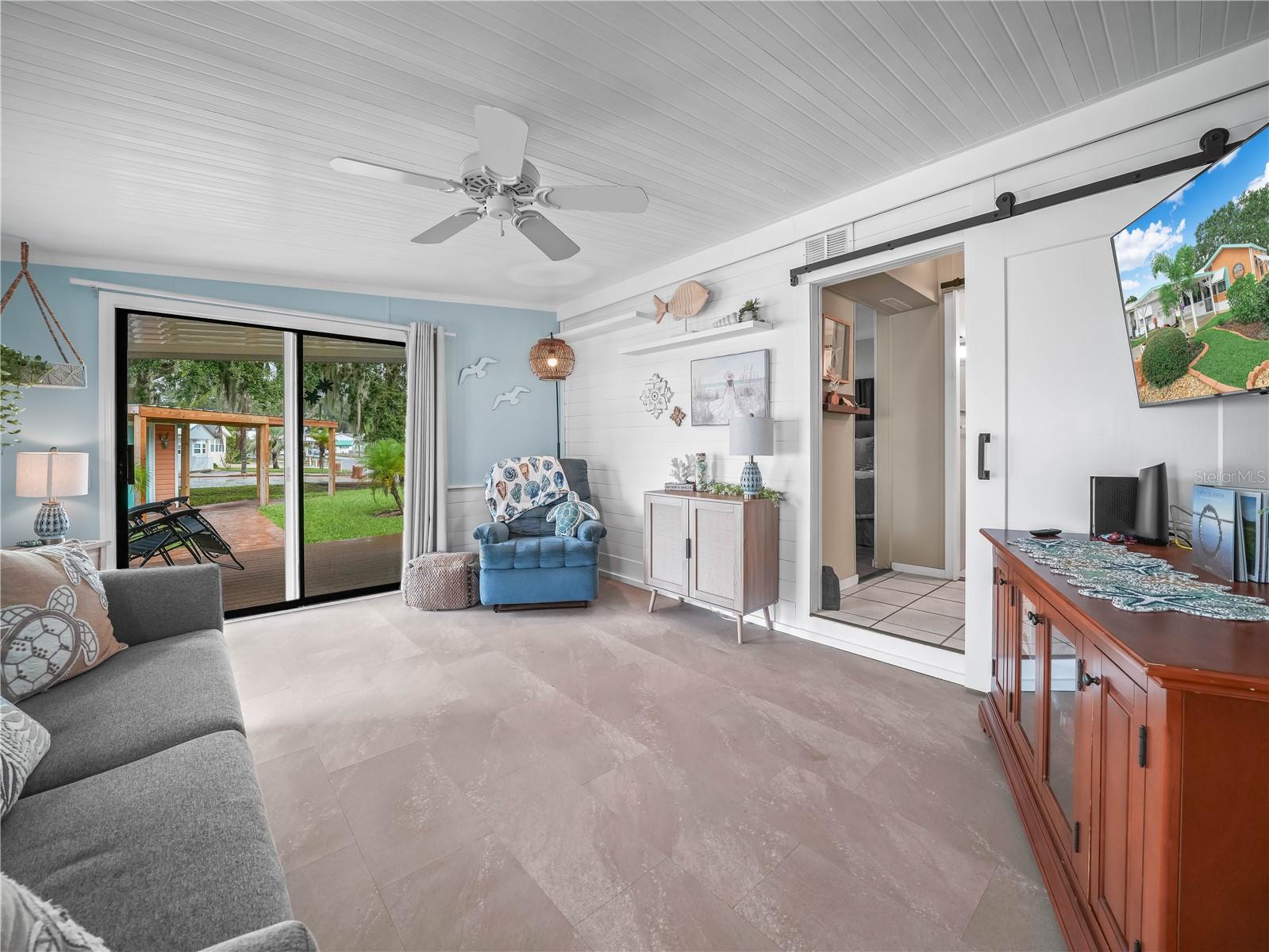 SADDLEBAG LAKE - Residential