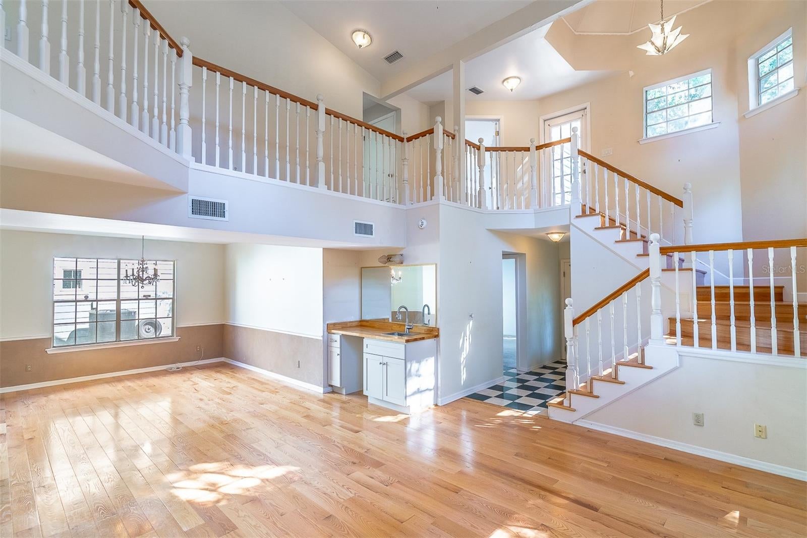 472 MAYFAIR CIRCLE