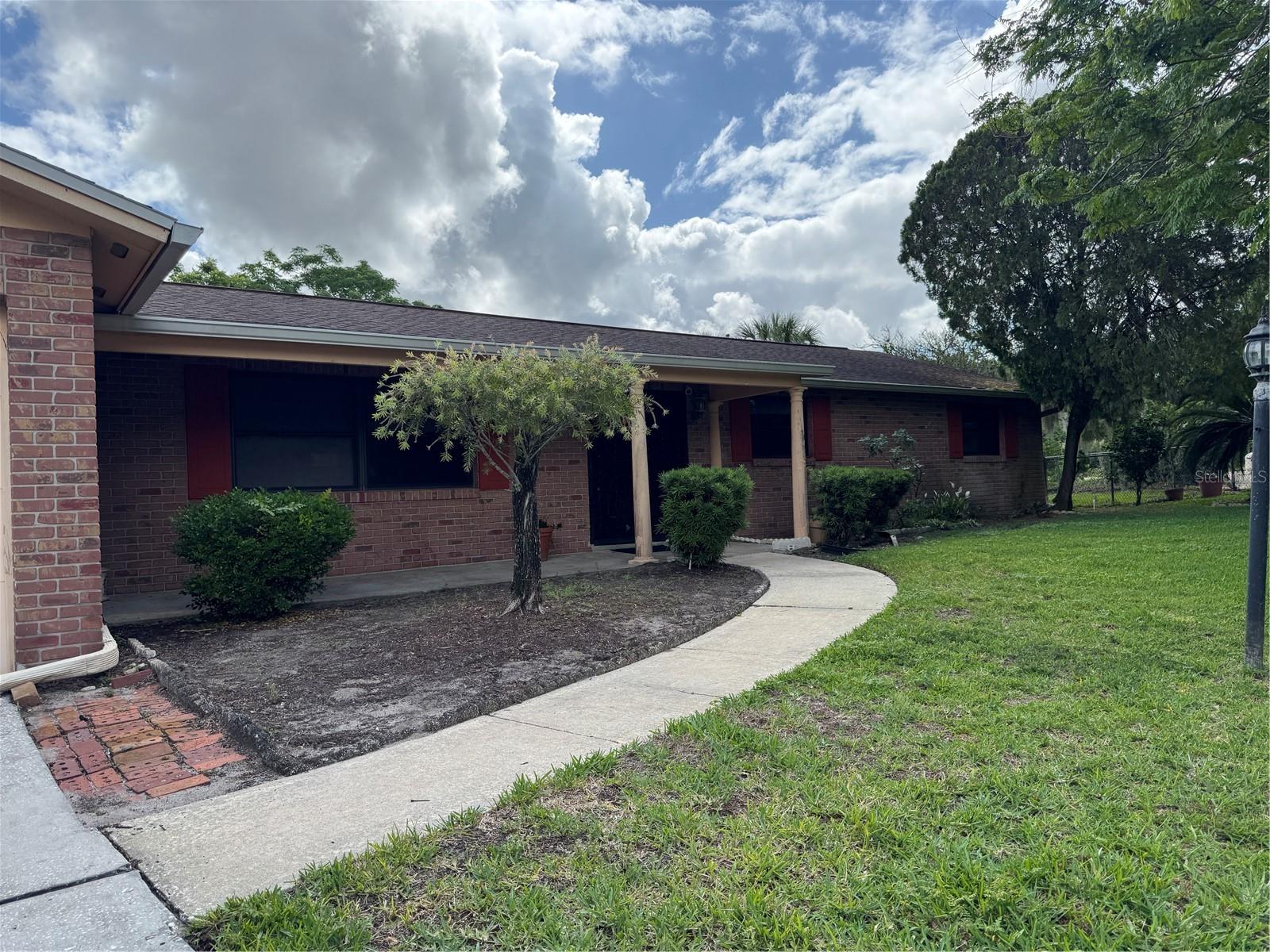 803 GLEN ARDEN WAY