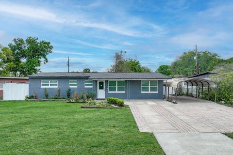 Photo of 5508 Tartan Drive, Orlando, FL 32807 (MLS # TB8490608)