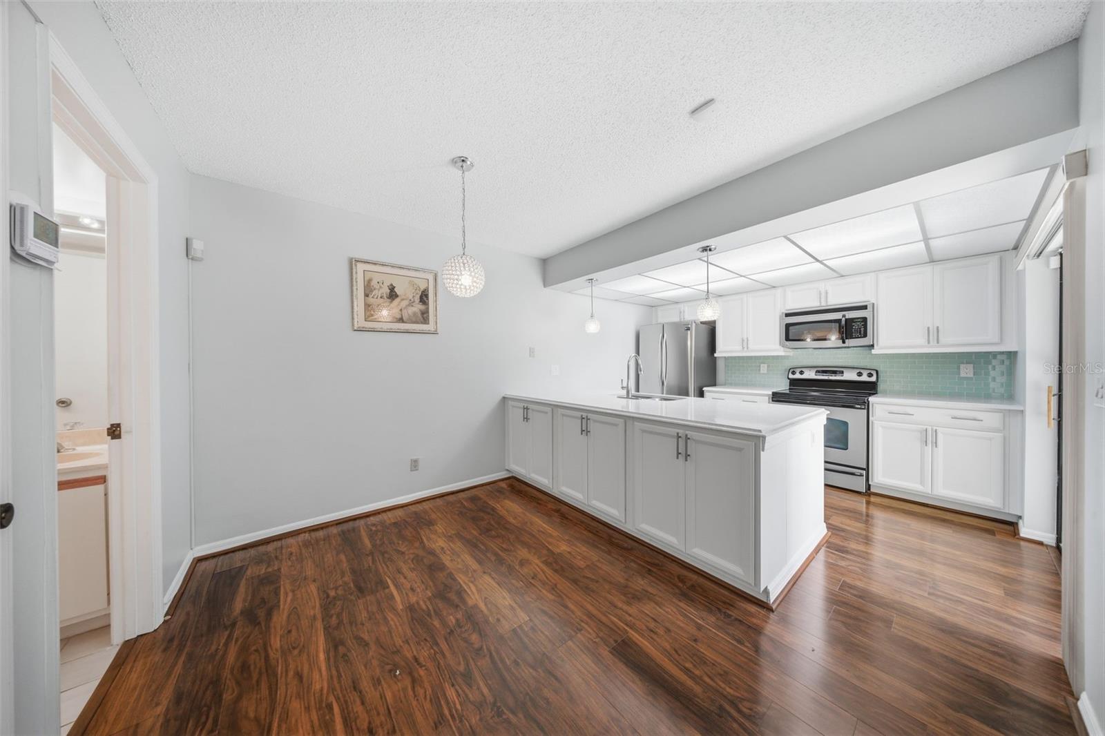5256 CYPRESS COURT 703
