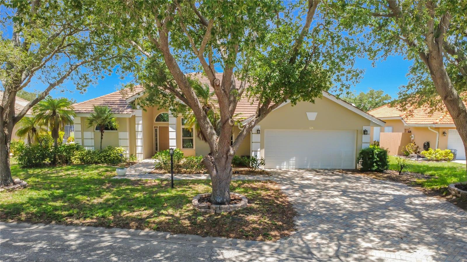1216 WHITNEY DRIVE