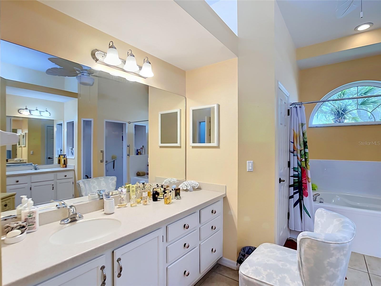 CHESTNUT CREEK MANORS - Residential