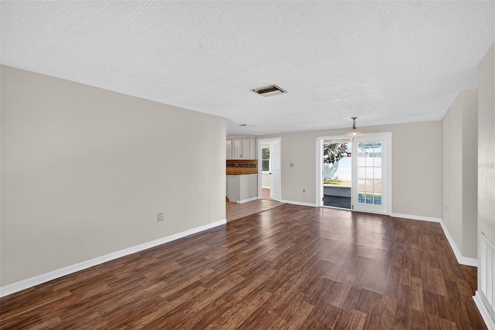 ALOHA GARDENS - Residential