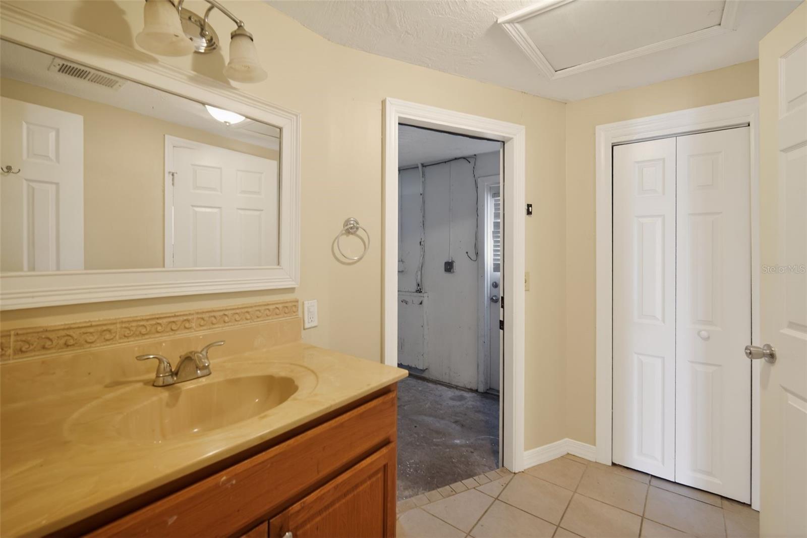 ALOHA GARDENS - Residential