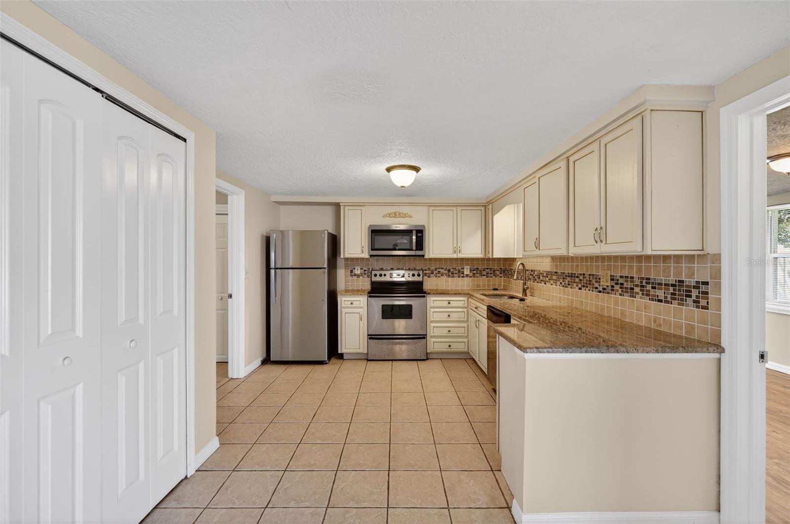 ALOHA GARDENS - Residential