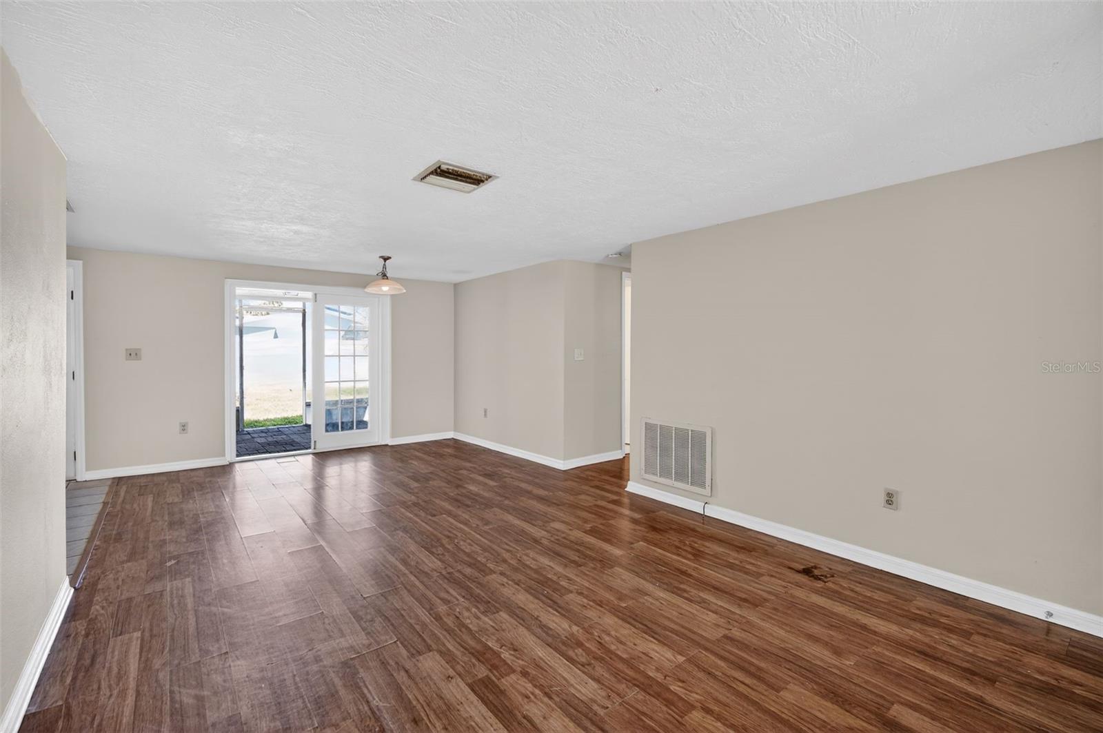 ALOHA GARDENS - Residential