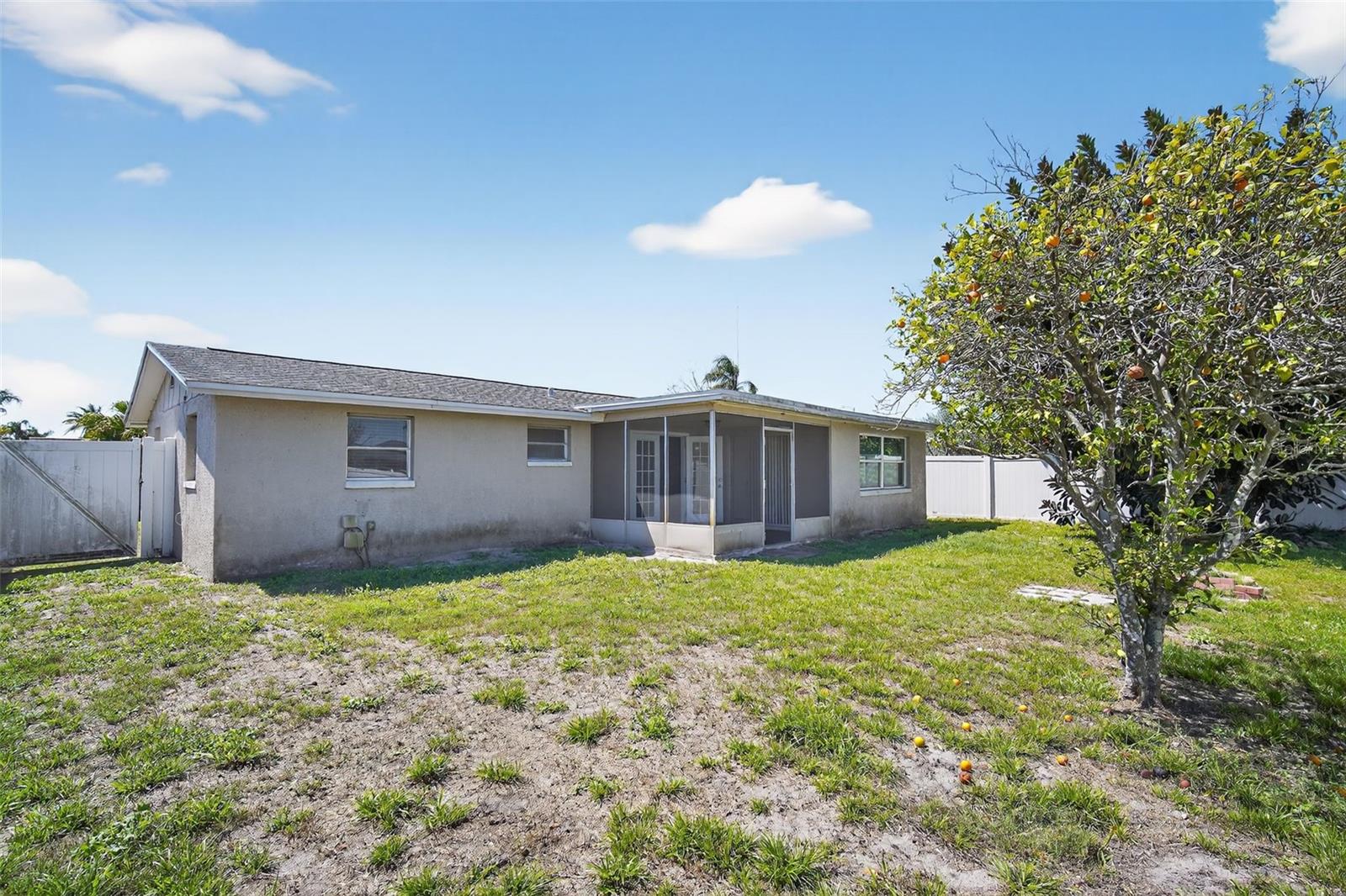 ALOHA GARDENS - Residential