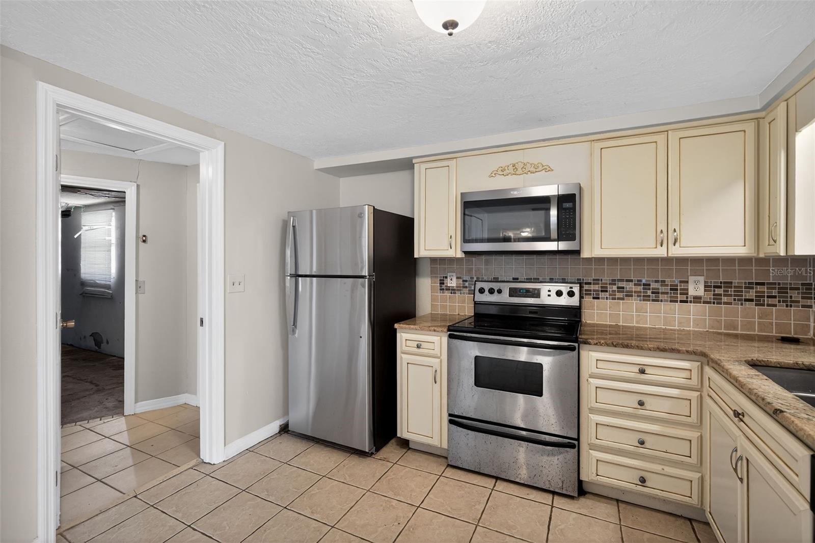 ALOHA GARDENS - Residential