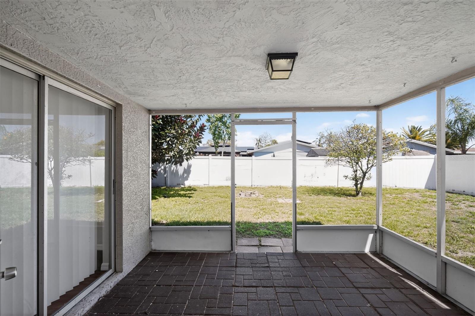 ALOHA GARDENS - Residential