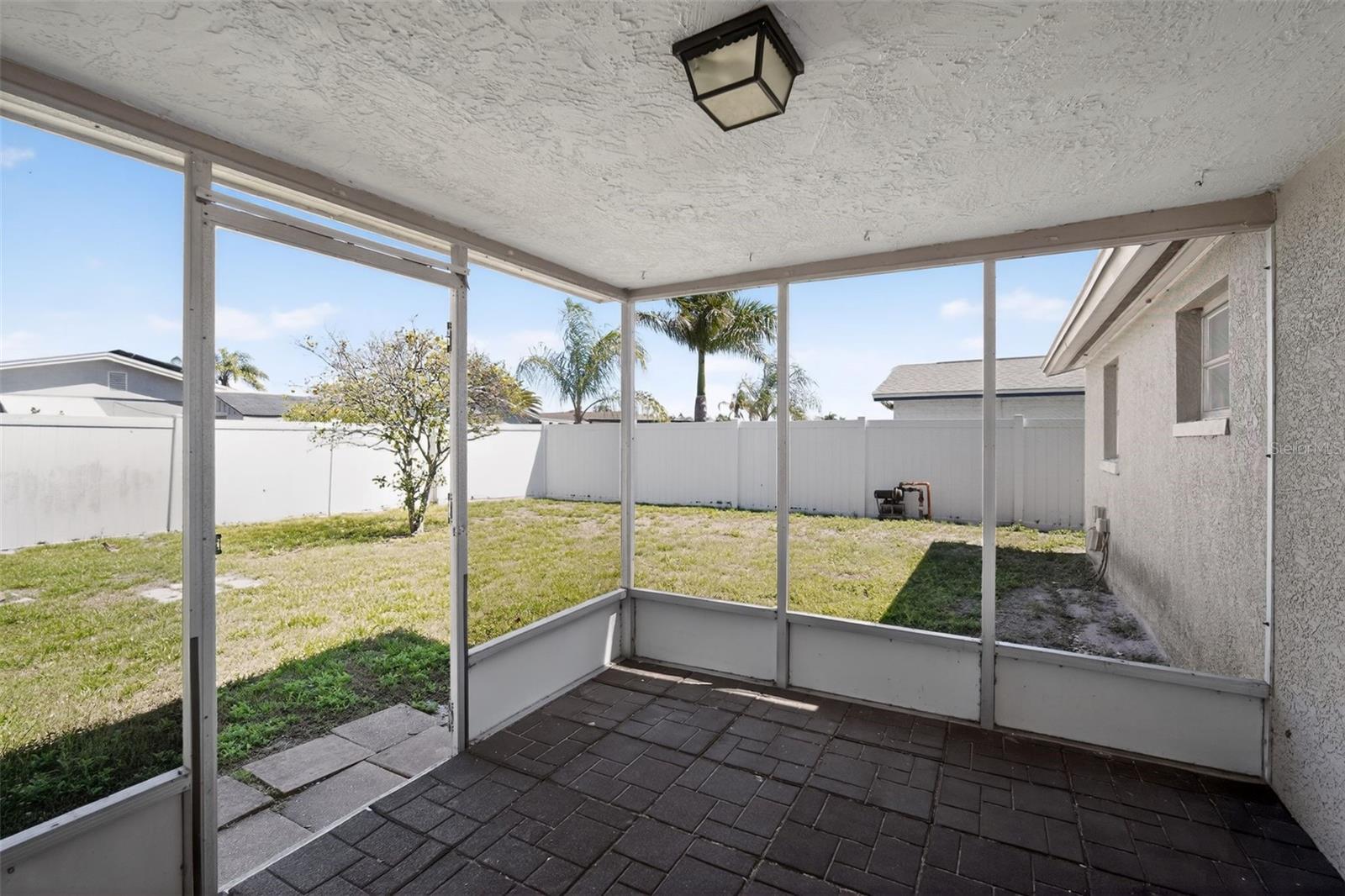 ALOHA GARDENS - Residential