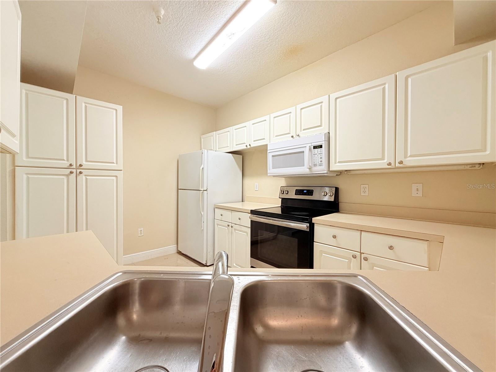 PALMS CLUB CONDO - Residential