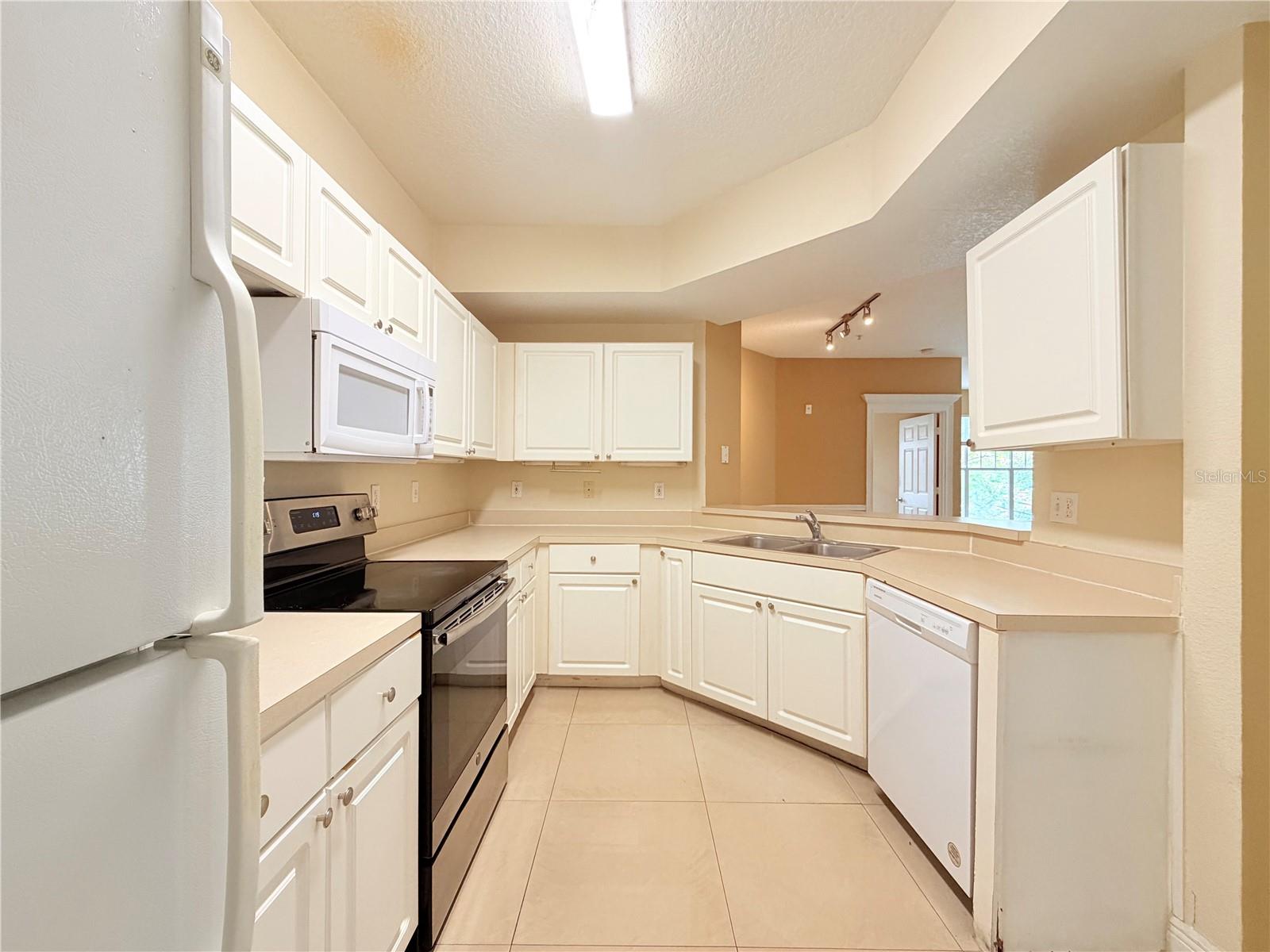 PALMS CLUB CONDO - Residential