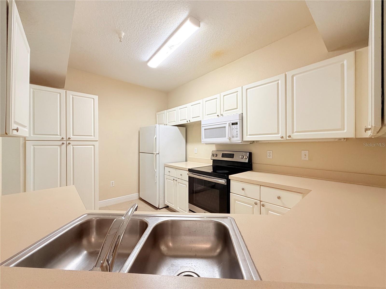 PALMS CLUB CONDO - Residential