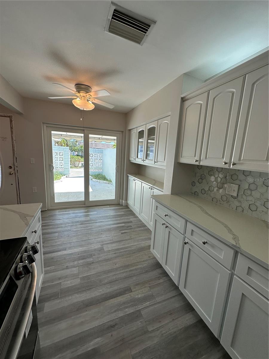 BOCA CIEGA POINT EAST - Residential