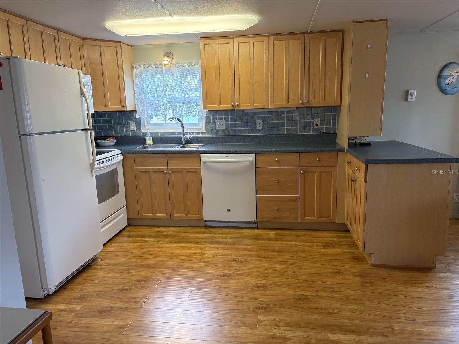 TRI-PAR ESTATES - Residential