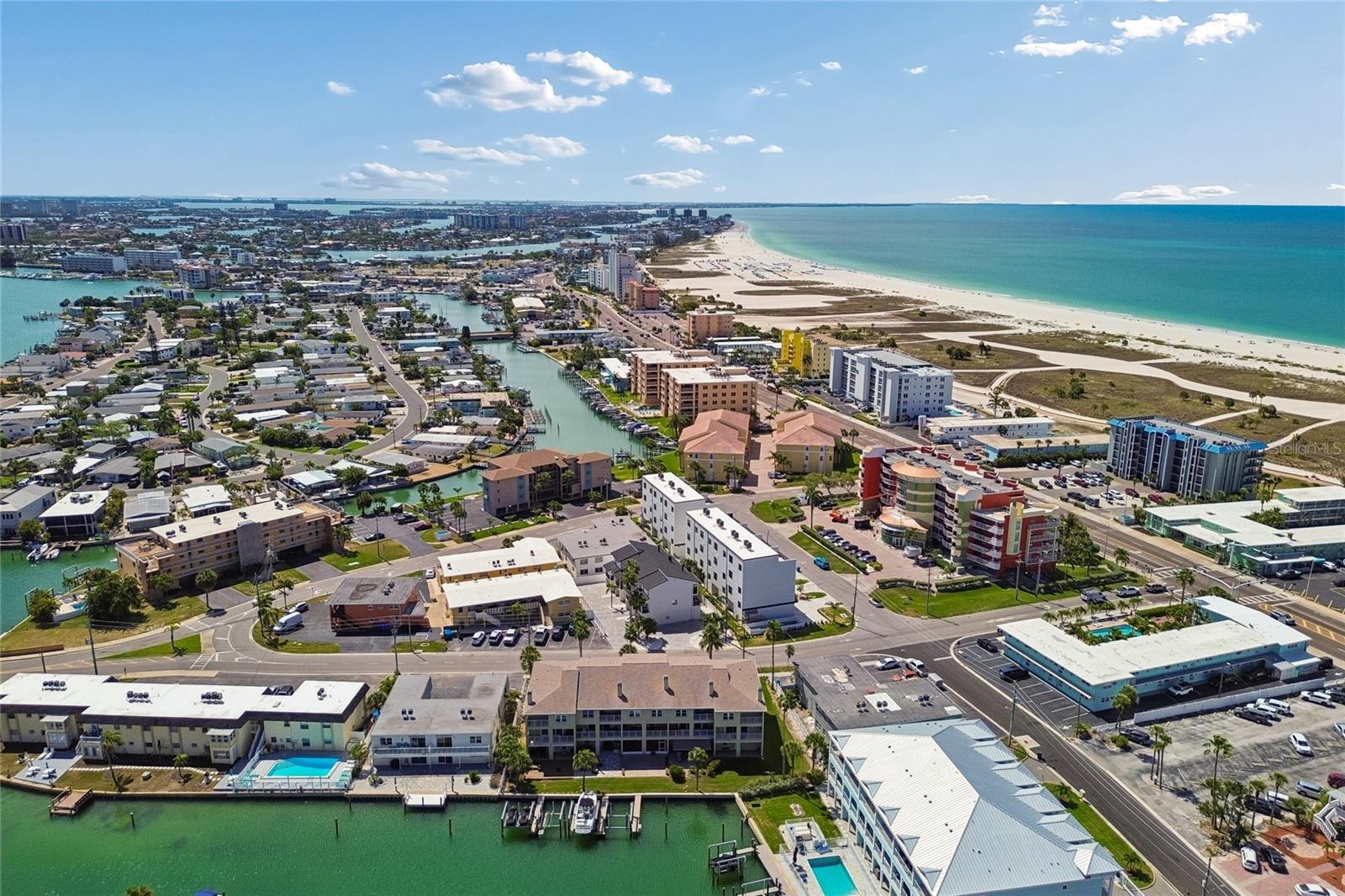 ISLAND TWNHMS TREASURE ISLAND - Residential