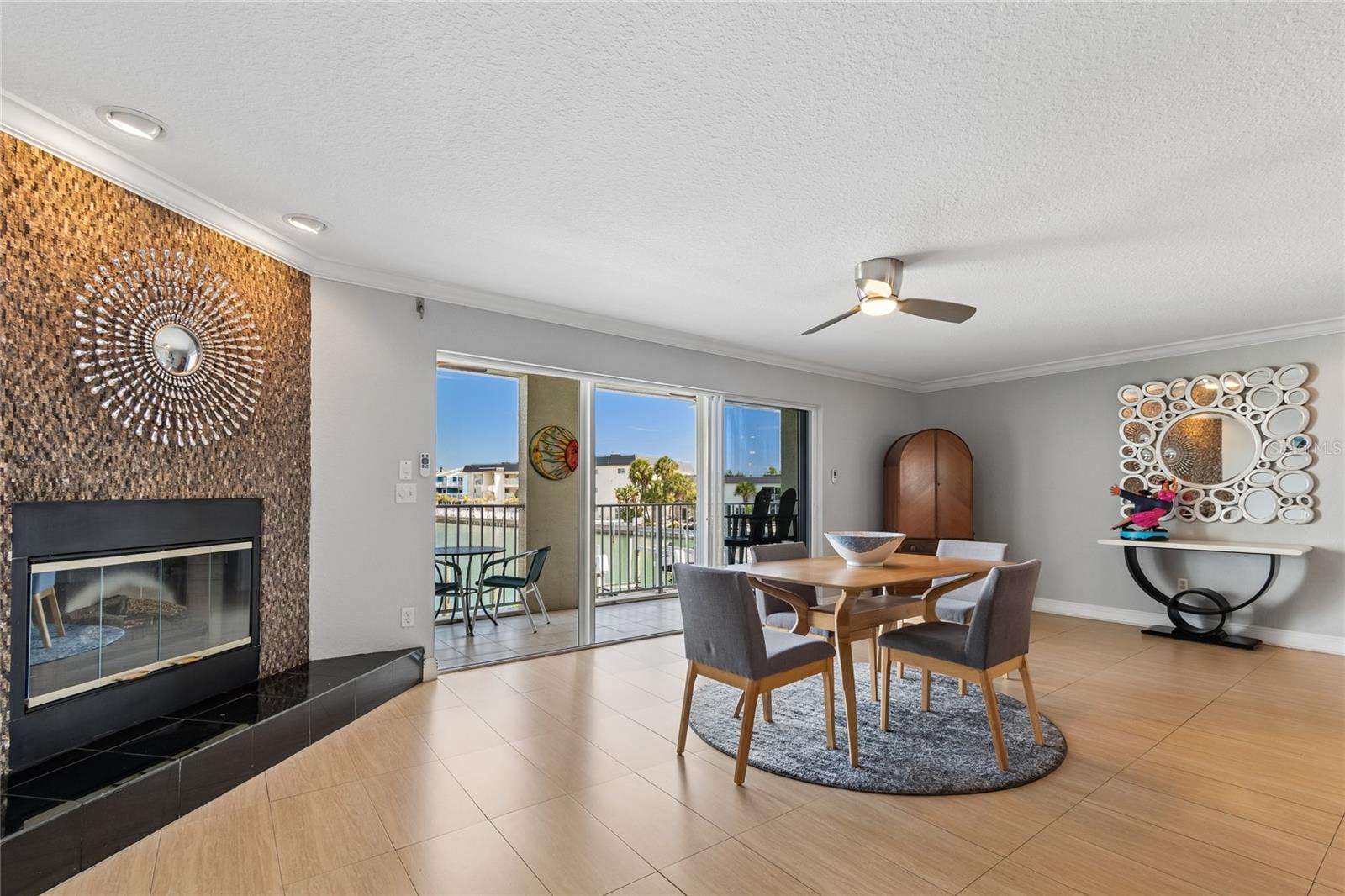 ISLAND TWNHMS TREASURE ISLAND - Residential