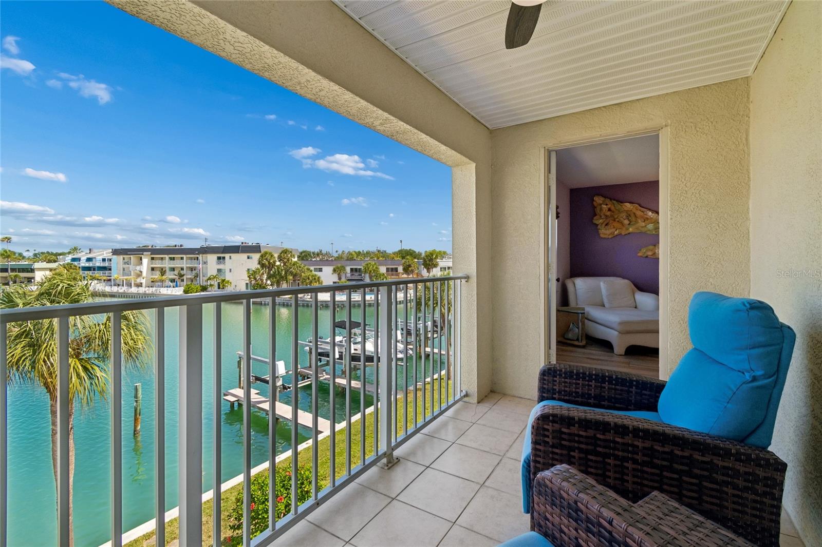 ISLAND TWNHMS TREASURE ISLAND - Residential