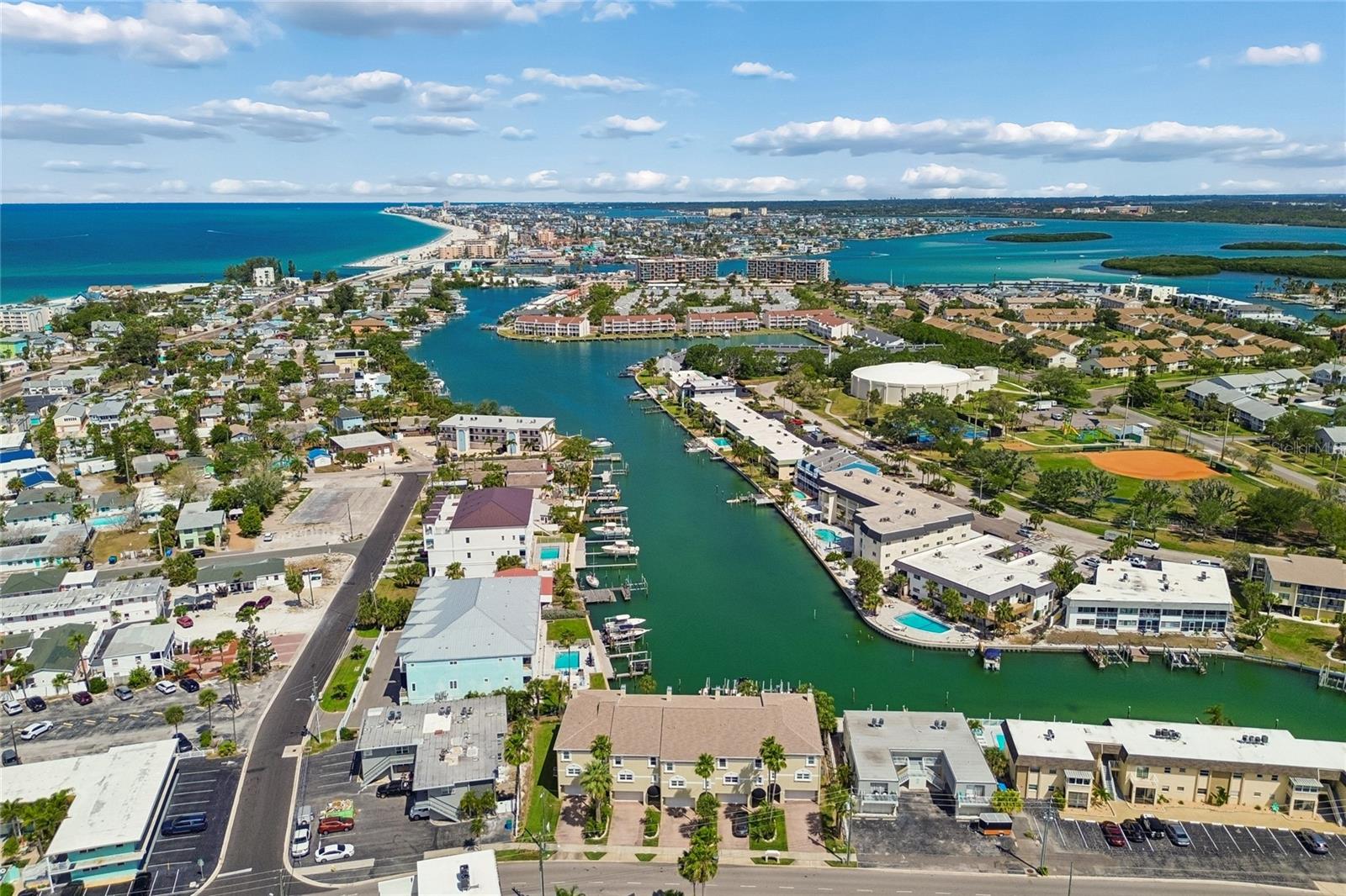 ISLAND TWNHMS TREASURE ISLAND - Residential