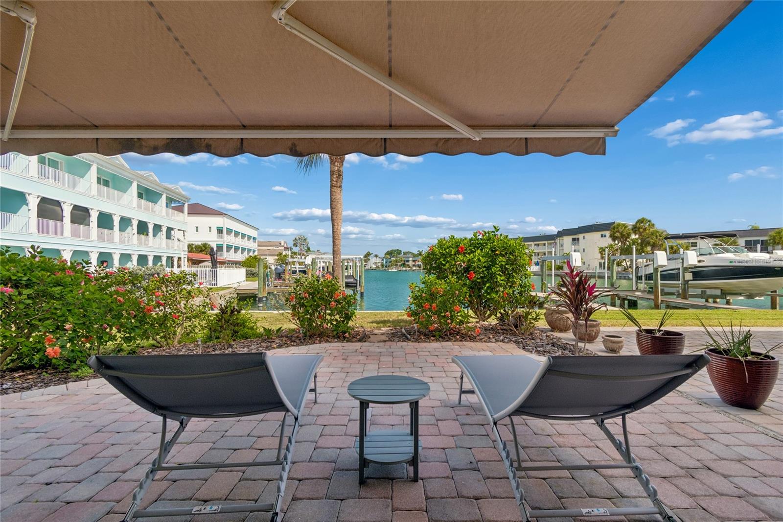 ISLAND TWNHMS TREASURE ISLAND - Residential