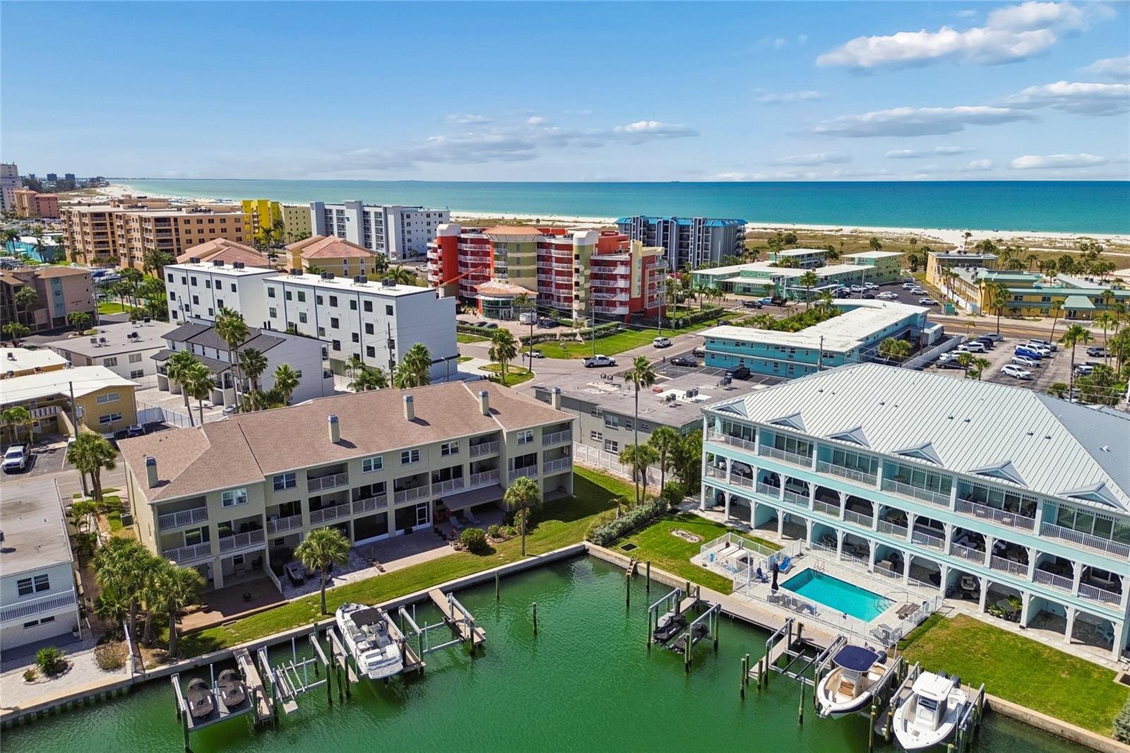 ISLAND TWNHMS TREASURE ISLAND - Residential