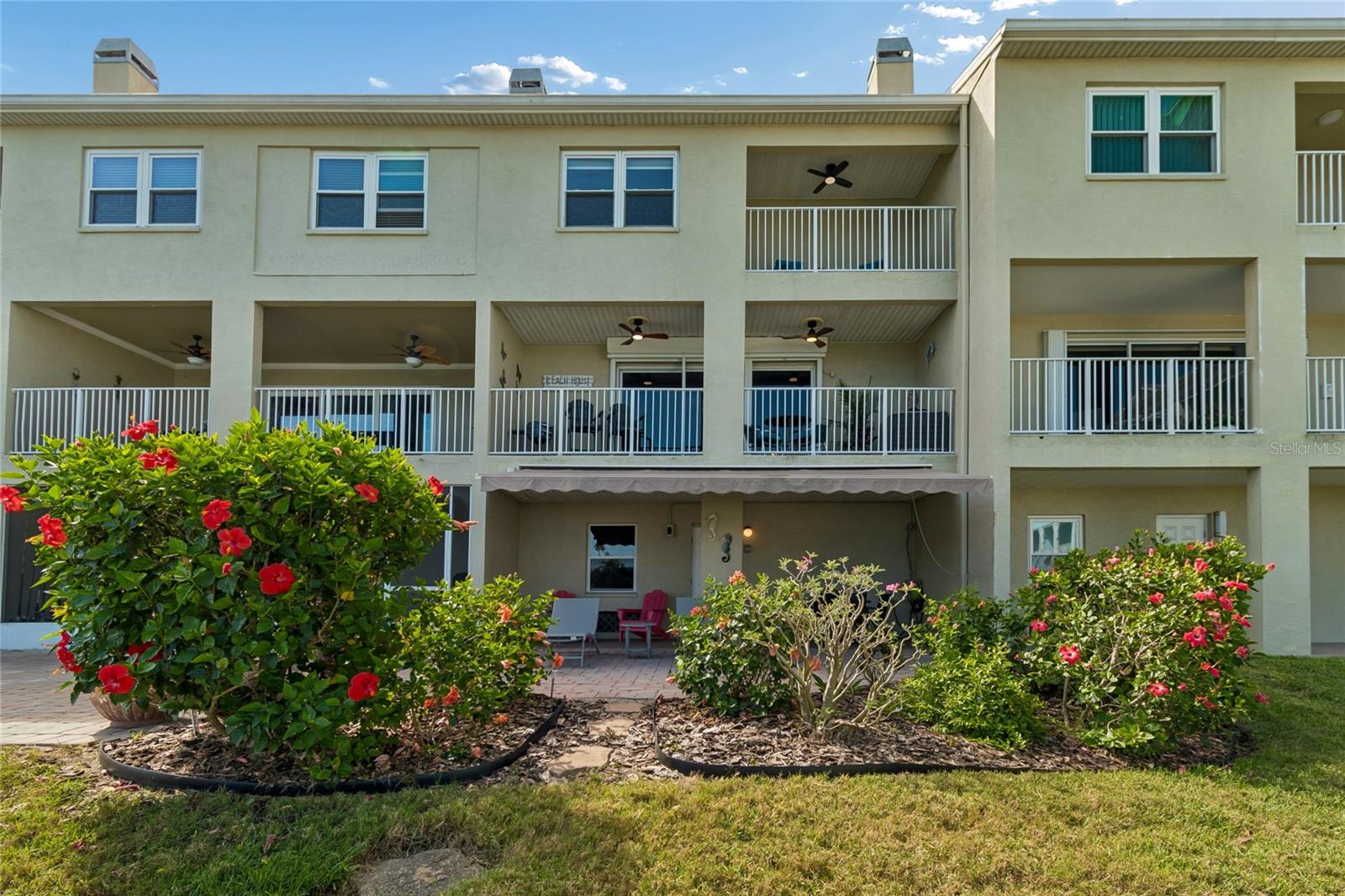 ISLAND TWNHMS TREASURE ISLAND - Residential