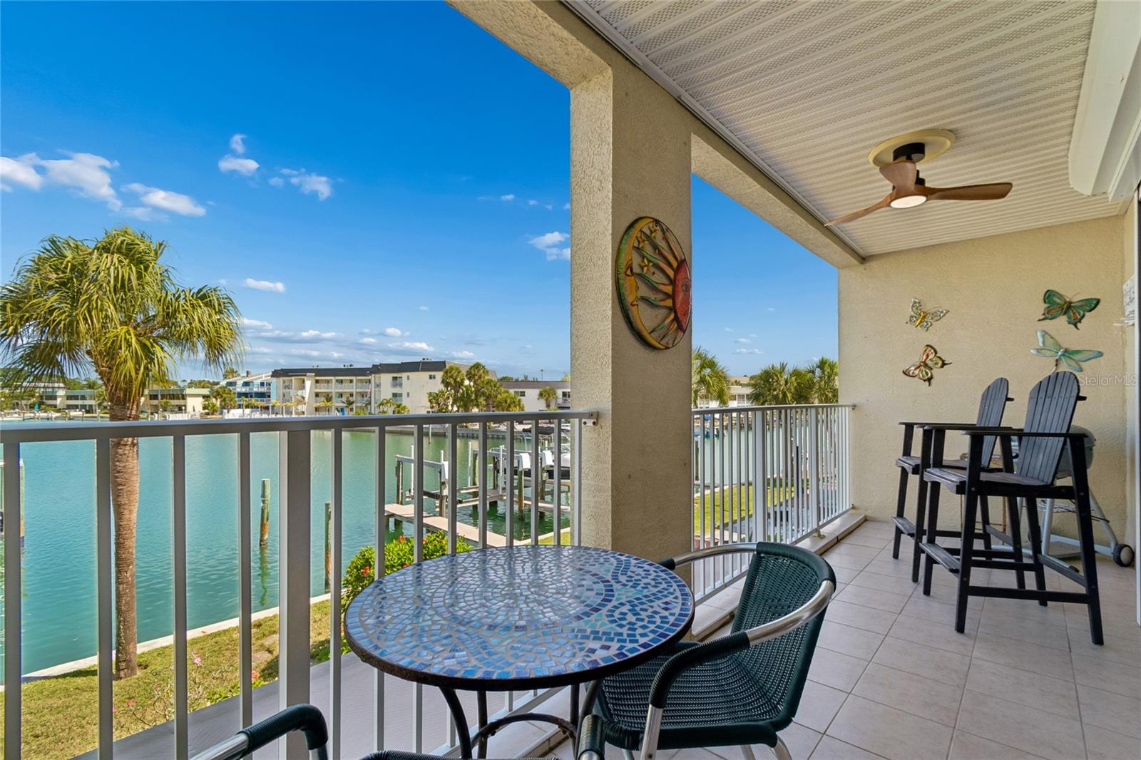 ISLAND TWNHMS TREASURE ISLAND - Residential