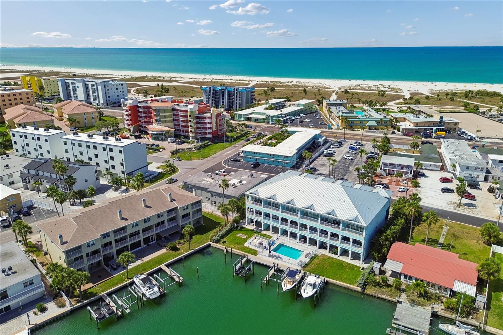 ISLAND TWNHMS TREASURE ISLAND - Residential