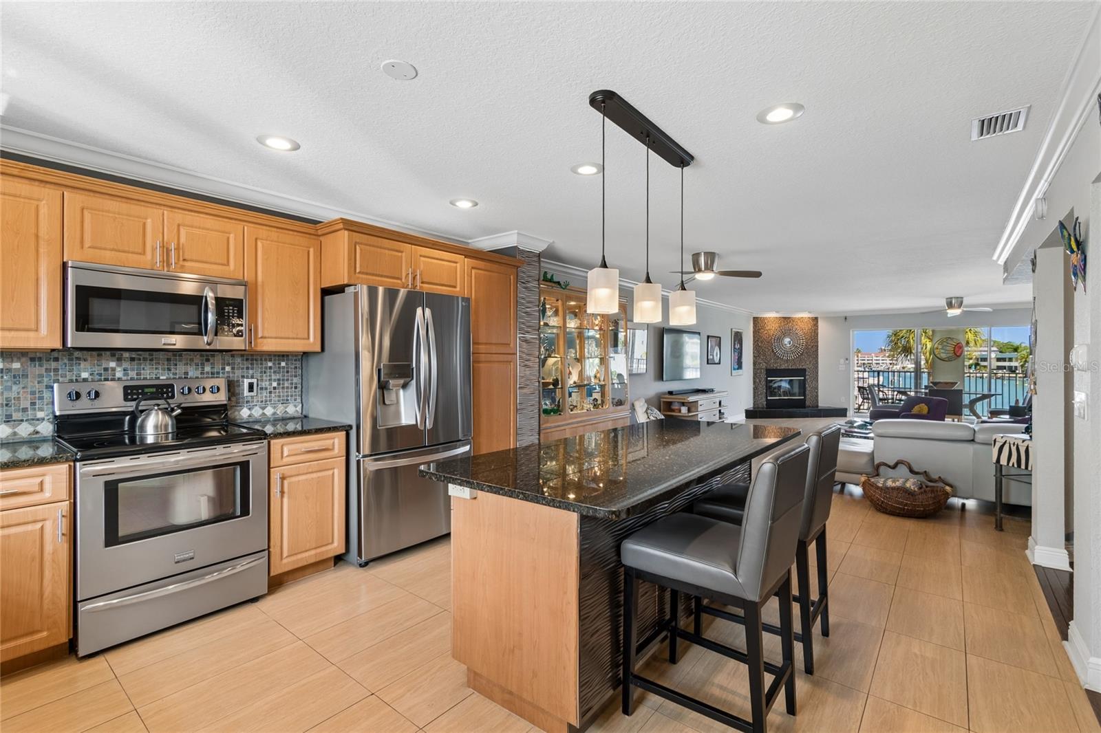 ISLAND TWNHMS TREASURE ISLAND - Residential