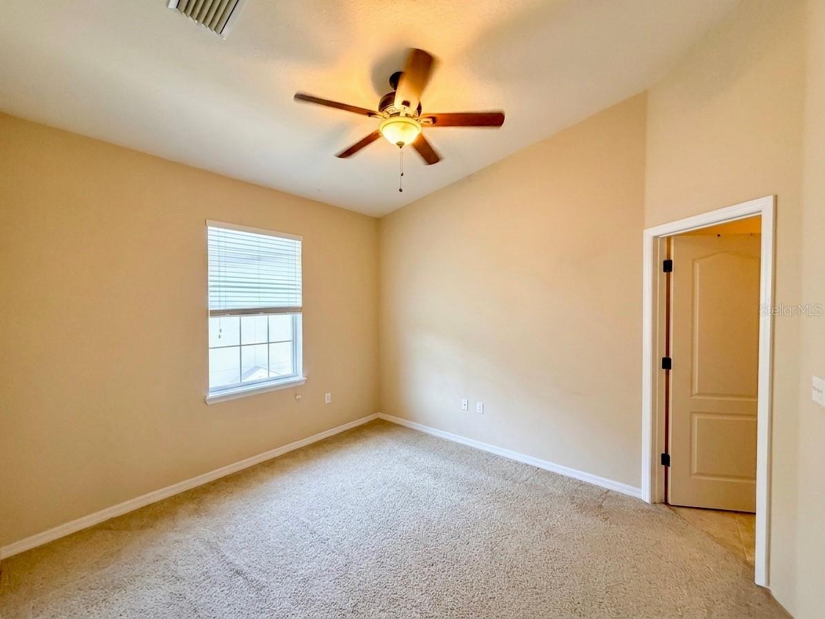 EAGLE PALM PH II - Residential Lease