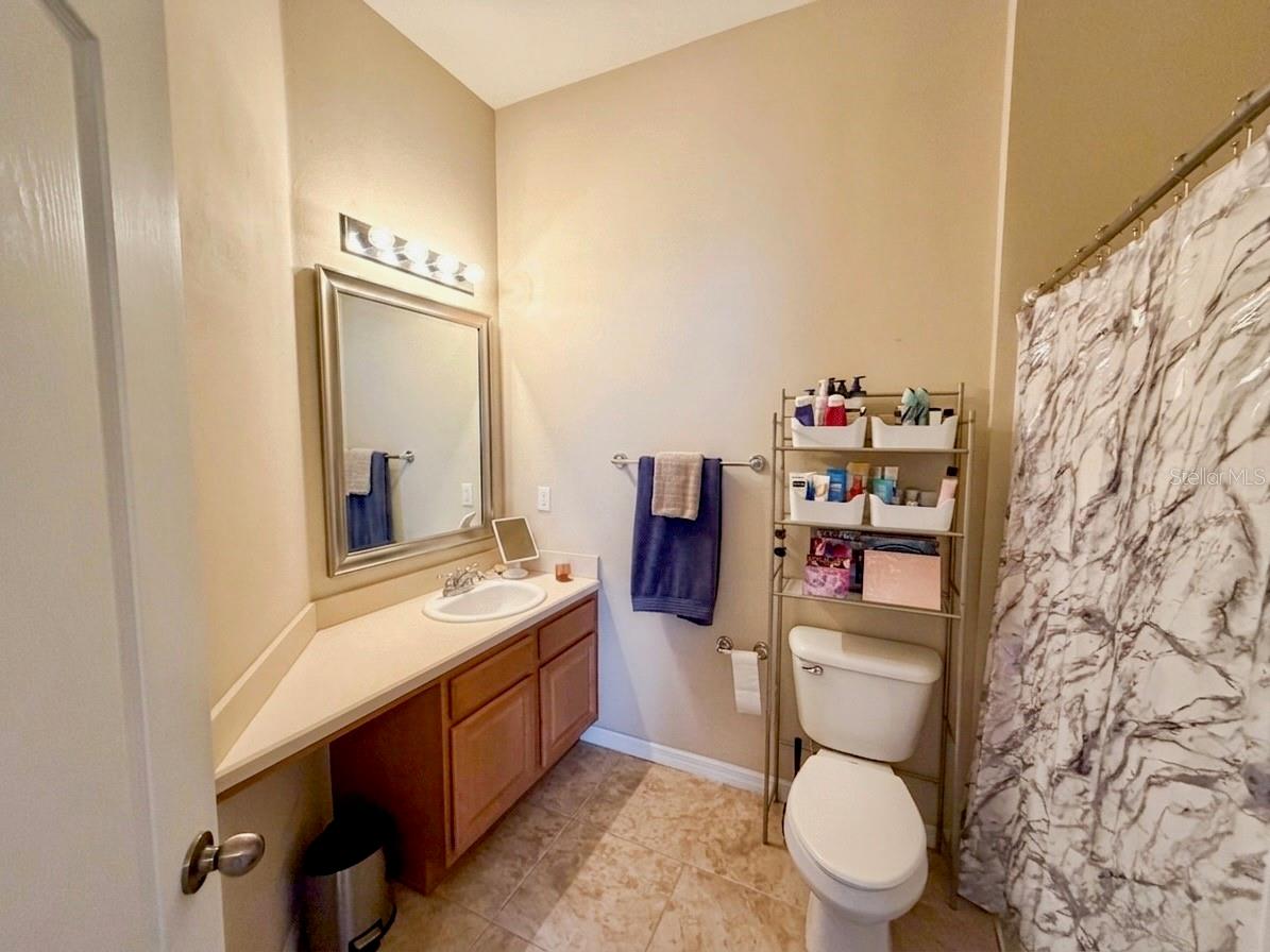 EAGLE PALM PH II - Residential Lease