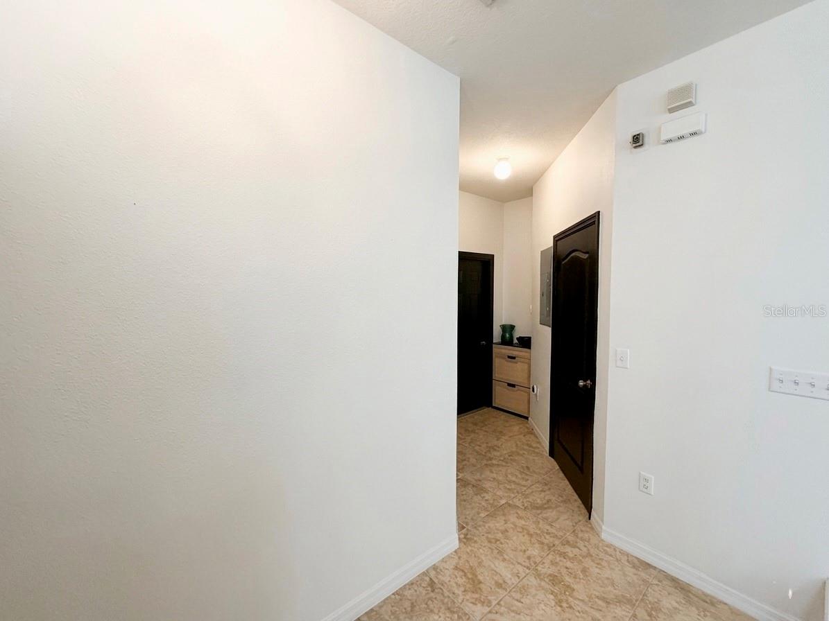 EAGLE PALM PH II - Residential Lease