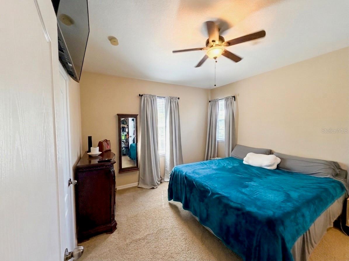 EAGLE PALM PH II - Residential Lease