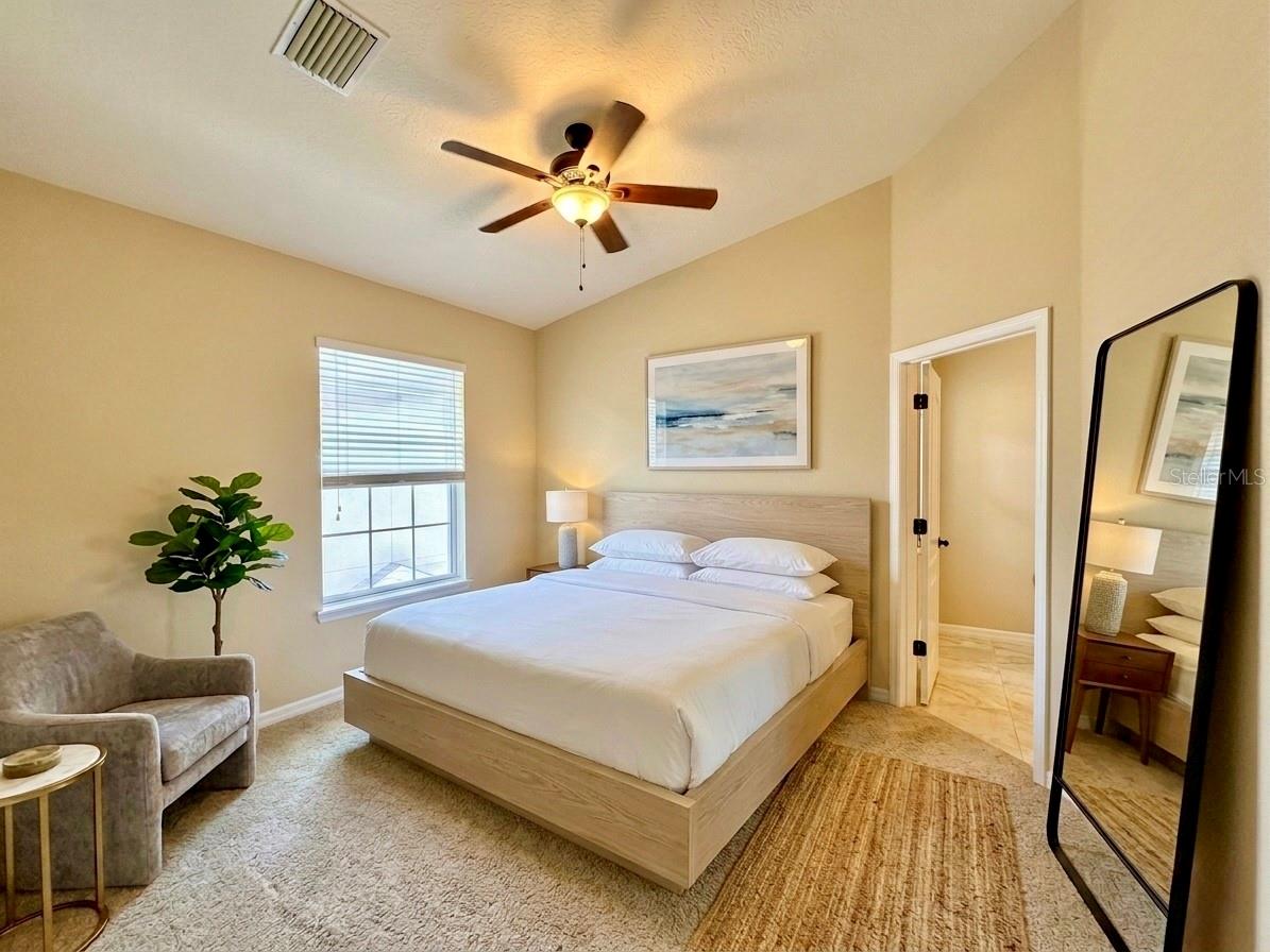 EAGLE PALM PH II - Residential Lease