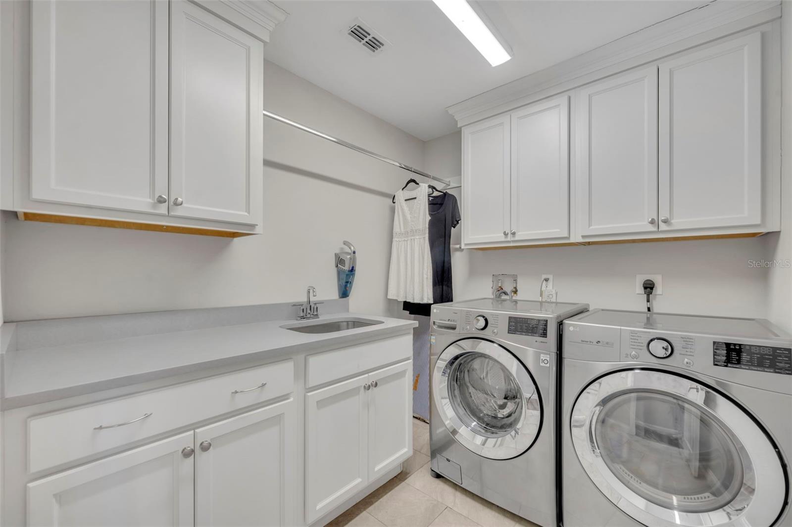 SABAL POINT SABAL VIEW AT - Residential