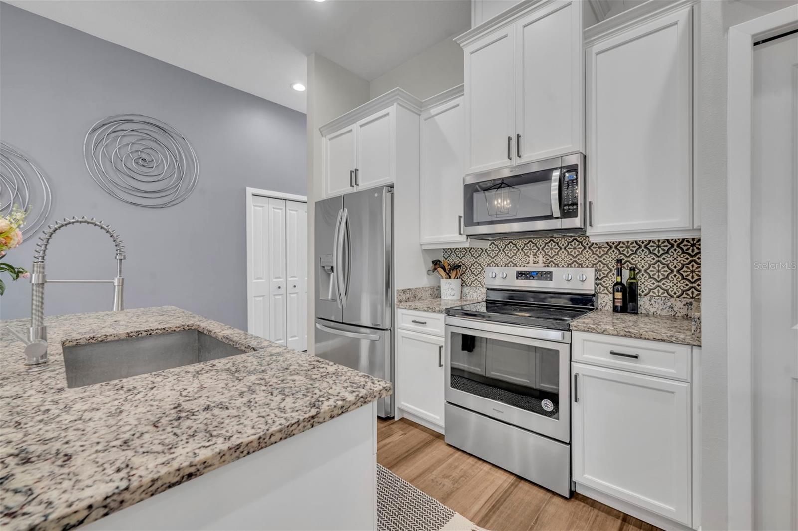 SABAL POINT SABAL VIEW AT - Residential