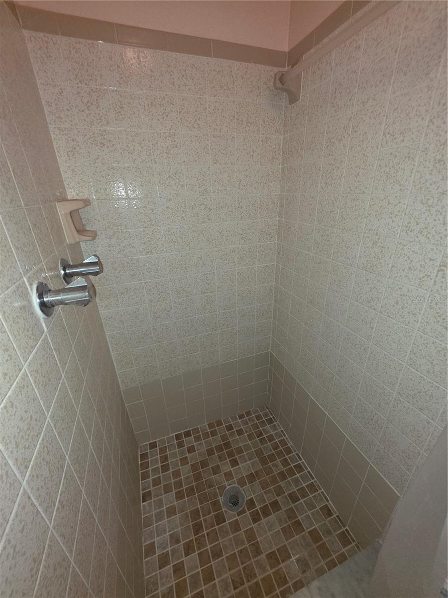 HILLANDALE - Residential