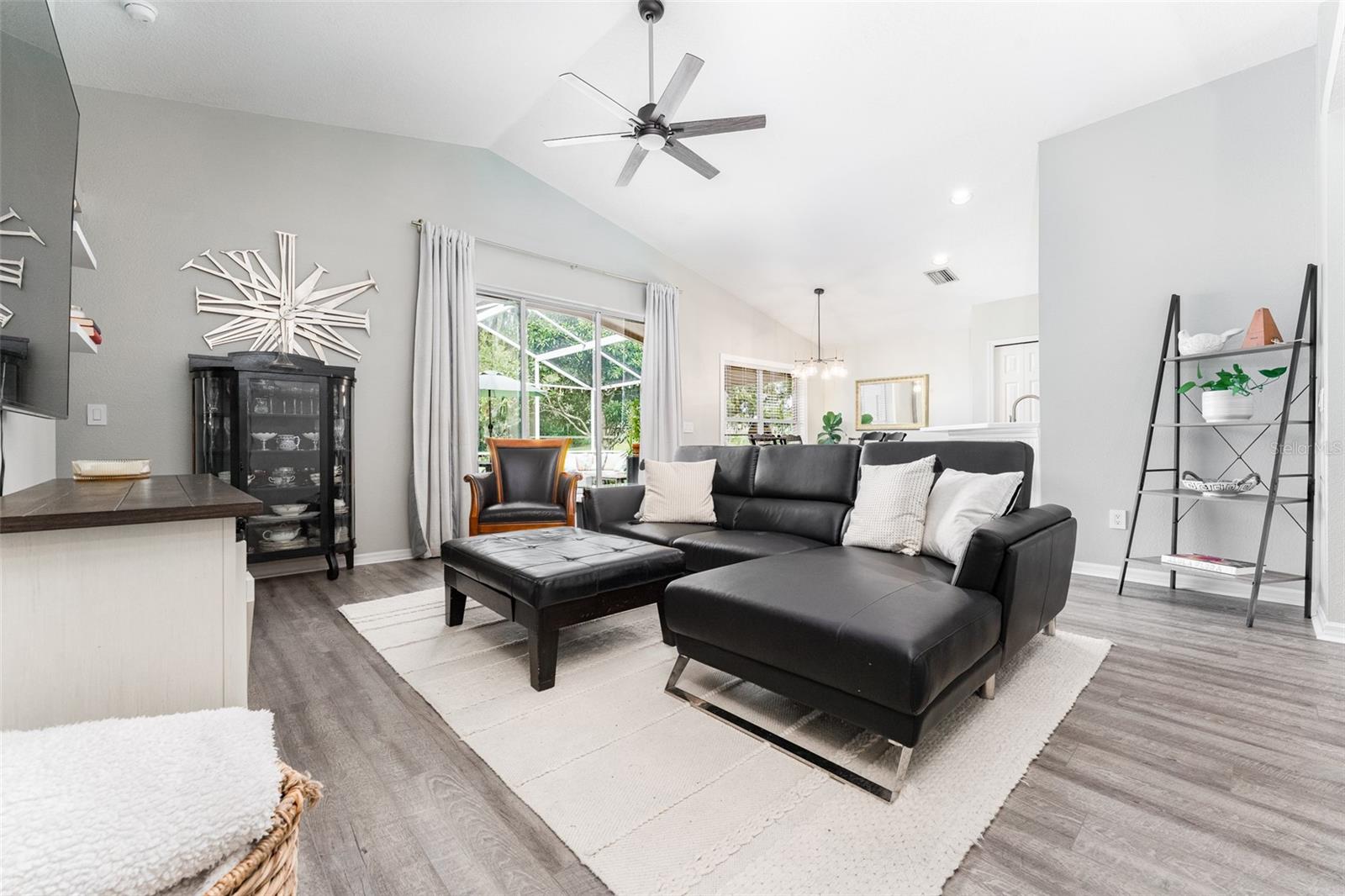 RIVER HILLS COUNTRY CLUB PARCE - Residential