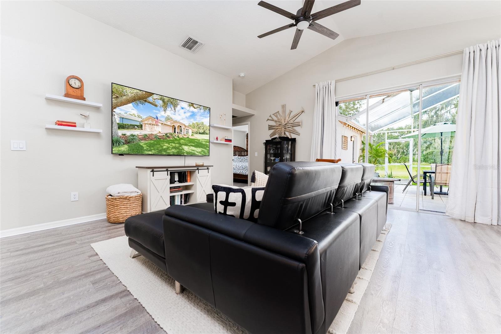 RIVER HILLS COUNTRY CLUB PARCE - Residential