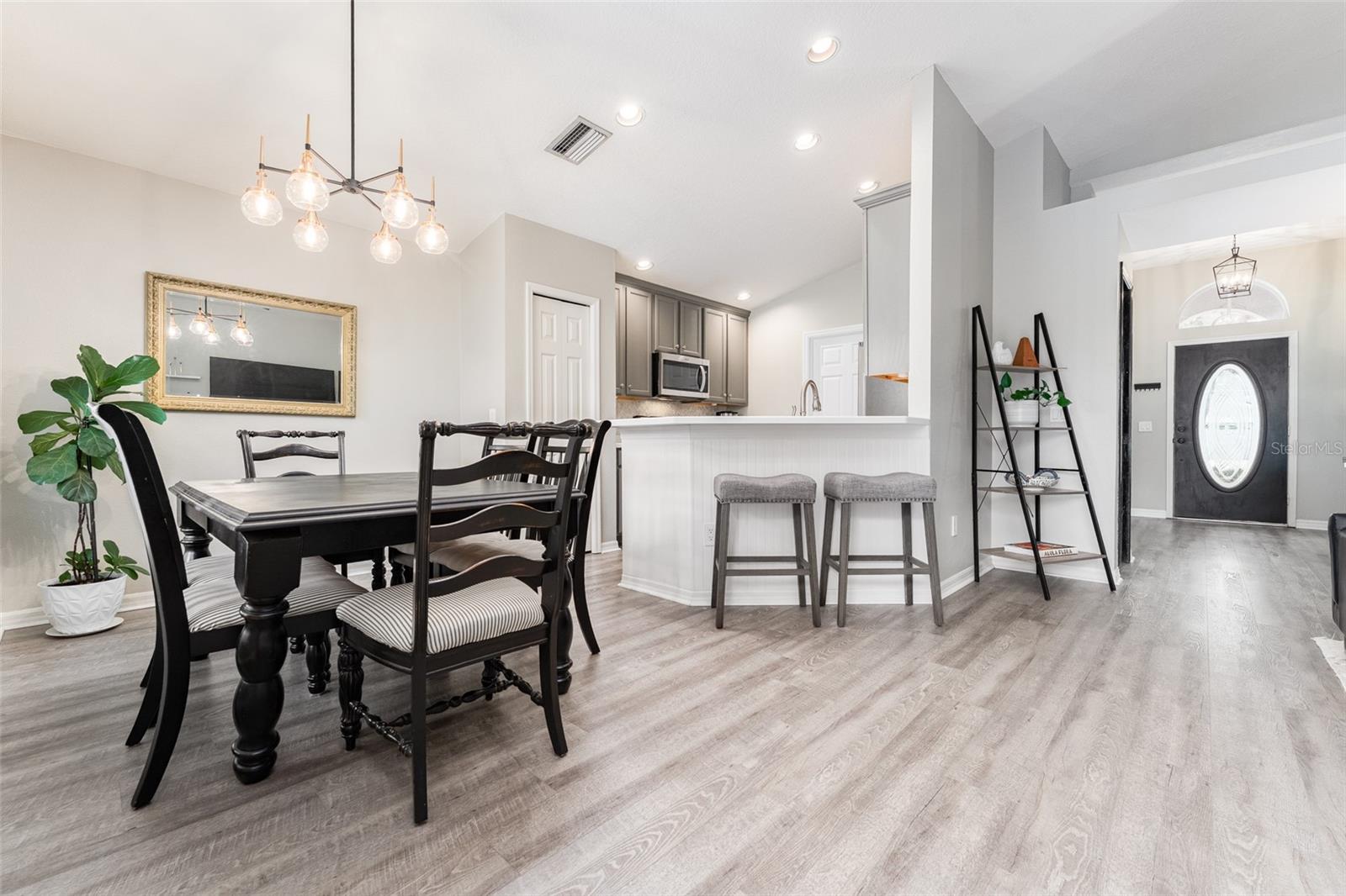 RIVER HILLS COUNTRY CLUB PARCE - Residential