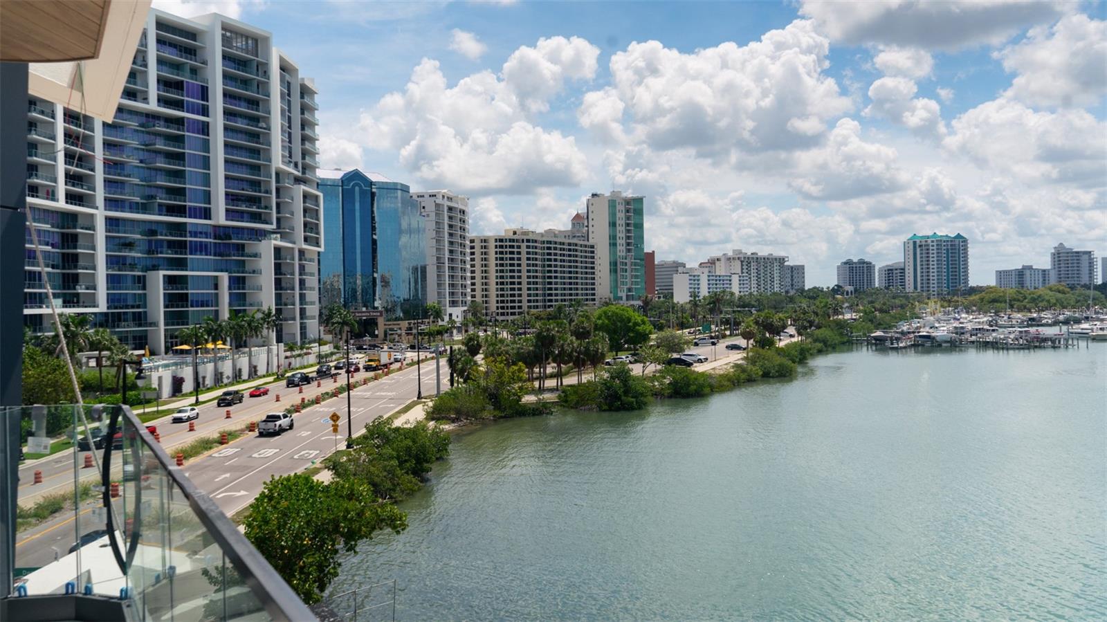 688 GOLDEN GATE POINT 202, SARASOTA, FL, 34236 4 688 GOLDEN GATE POINT 202