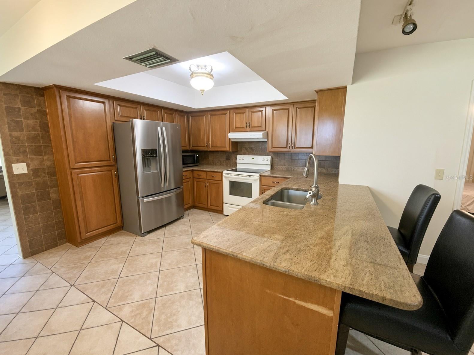 10569 DIXON DRIVE