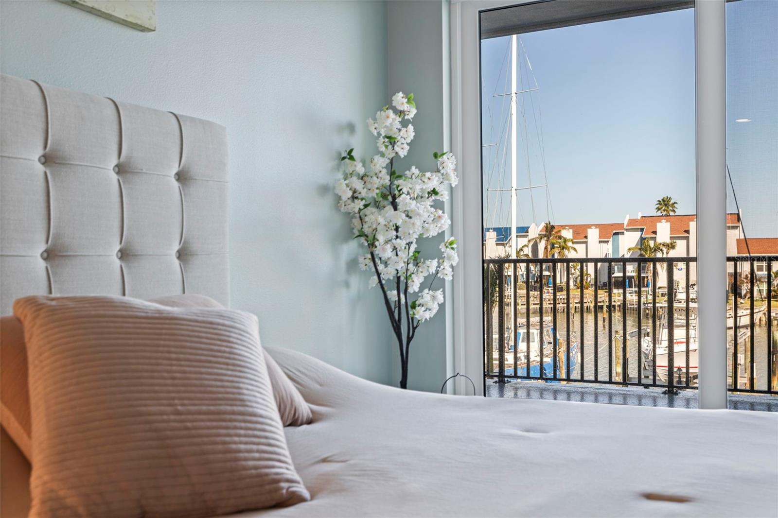 RESIDENCES AT TOWN CENTER CONDO - Residential Lease